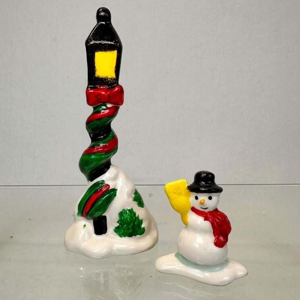 Vtg Fitz & Floyd Christmas Lamppost & Snowman Figurines